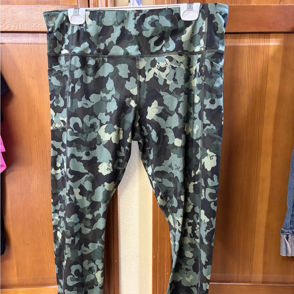 Avia Green Camouflage Leggings XXL